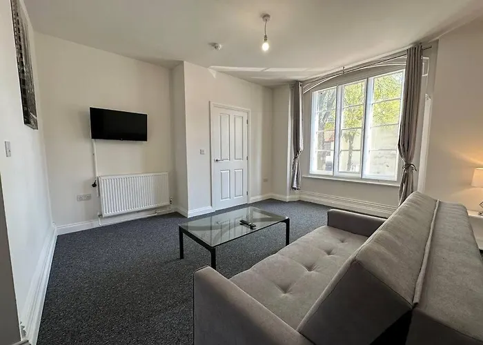 1 Bed Central Newark Flat 1St Floor