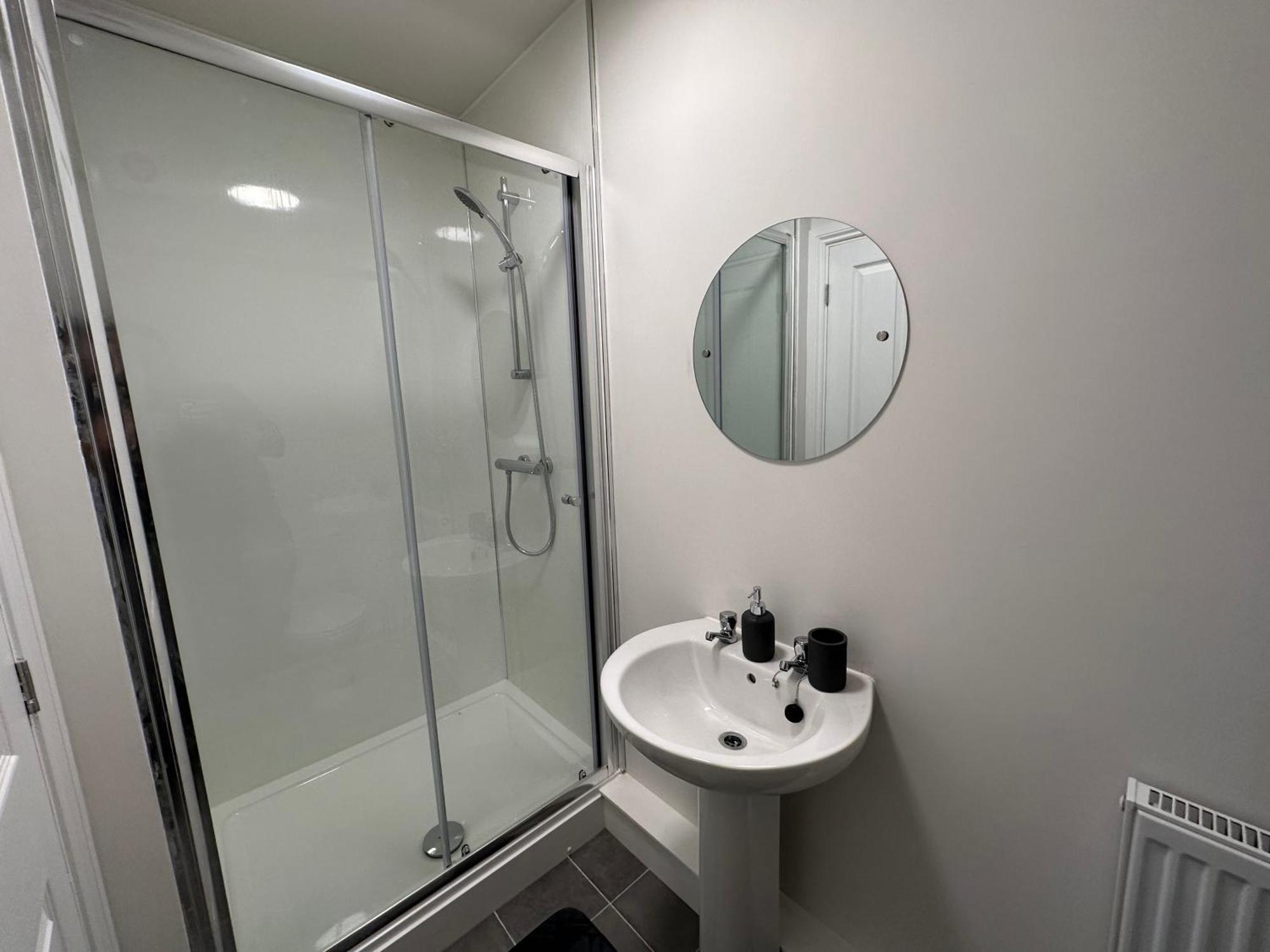 1 Bed Flat 1st Floor *